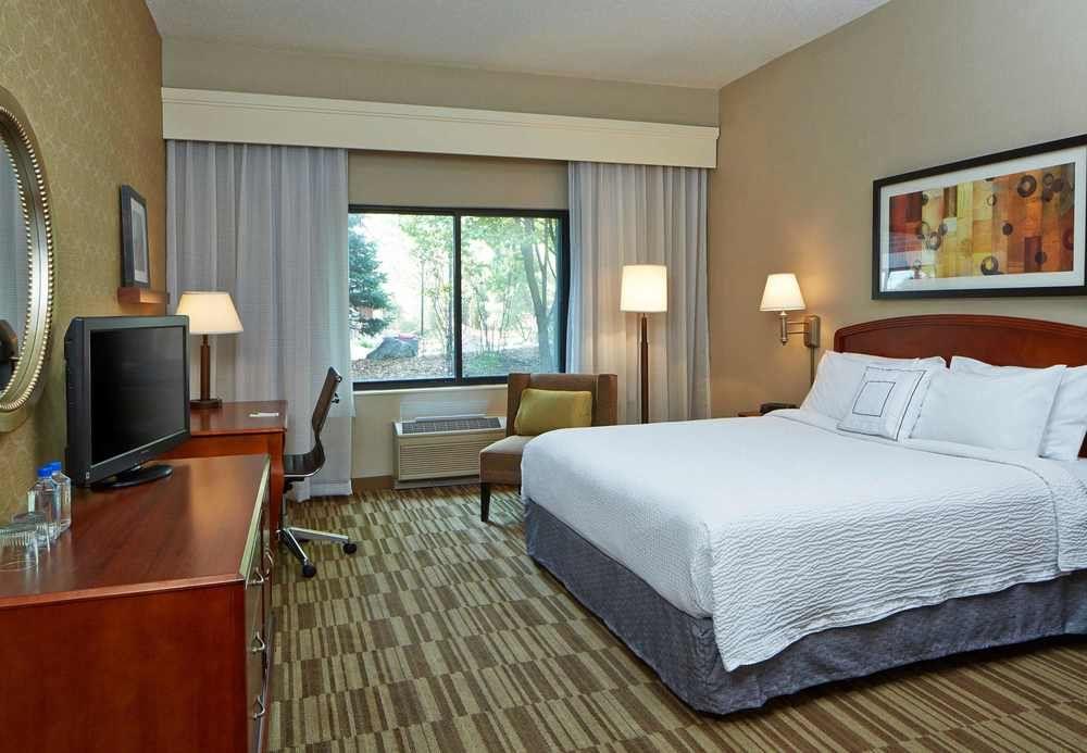 คอร์ตยาร์ด มินนิอาโปลิส เซนต์พอล/โรสวิลล์ Hotel ภายนอก รูปภาพ