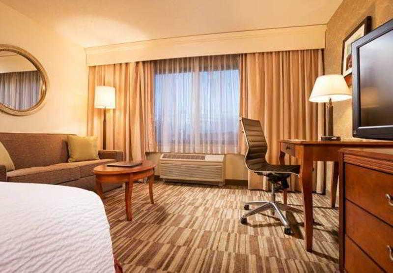 คอร์ตยาร์ด มินนิอาโปลิส เซนต์พอล/โรสวิลล์ Hotel ภายนอก รูปภาพ