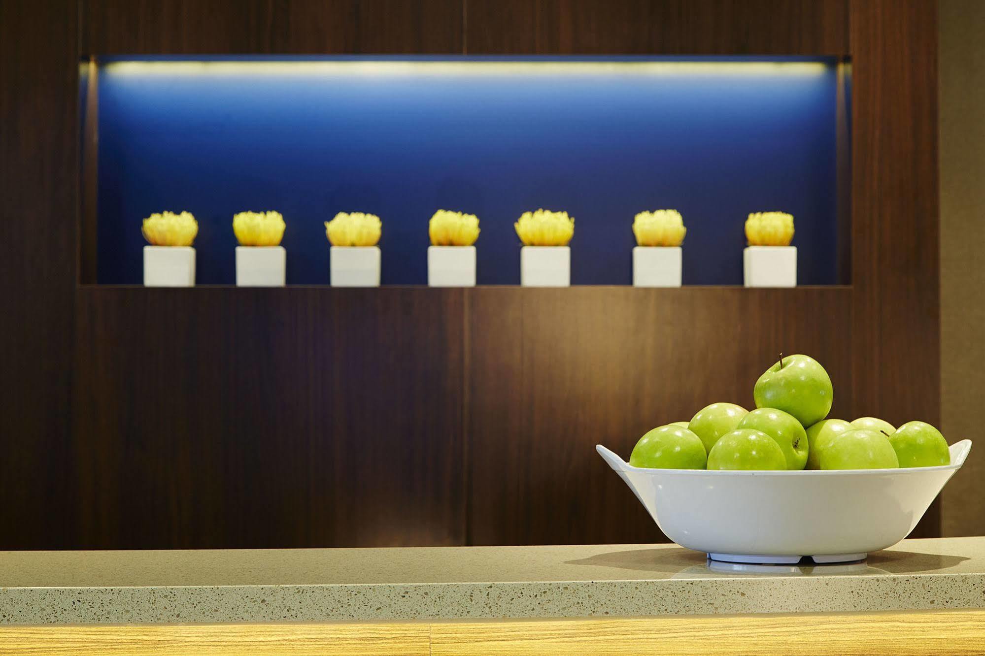 คอร์ตยาร์ด มินนิอาโปลิส เซนต์พอล/โรสวิลล์ Hotel ภายนอก รูปภาพ